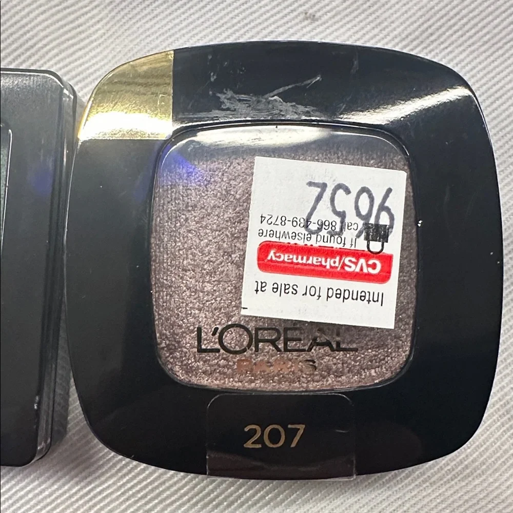 👀💄✨ Eyeshadow emergency kit… for when your vibe needs OPTIONS ✨💄👀